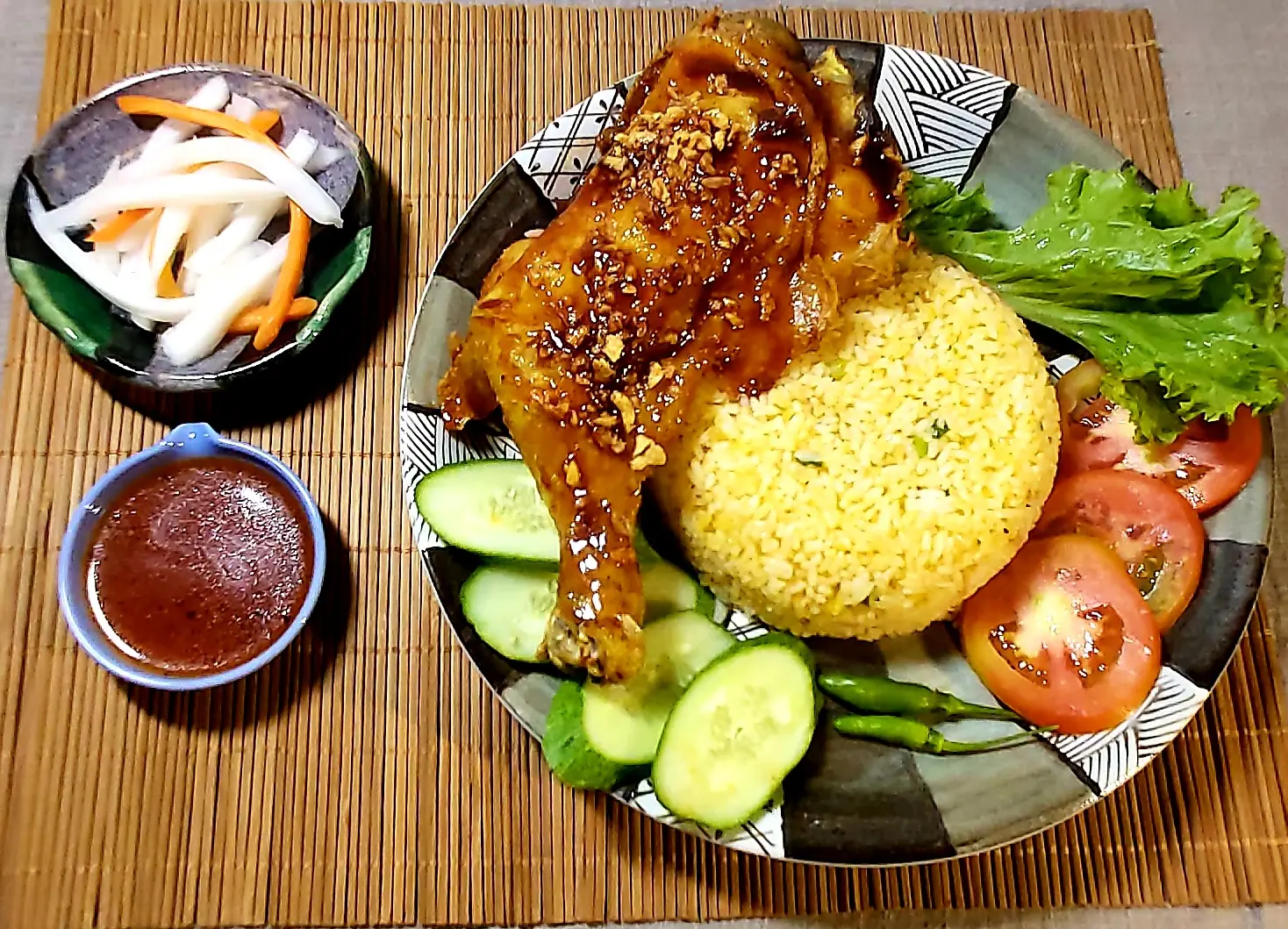Hình ảnh Combo x2 Cơm Gà Góc Tư - Mắm Tỏi 