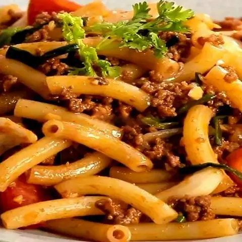 Hình ảnh Nui xào thập cẩm