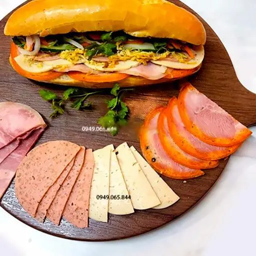 Hình ảnh Bánh mì thịt nguội lớn 