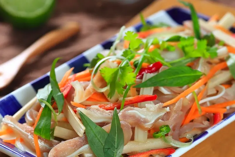 Hình ảnh Gỏi tai heo đu đủ (L)kèm 2 ly nước