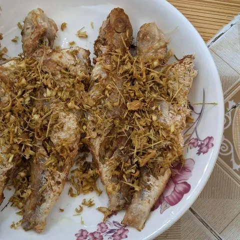 Hình ảnh Cơm cá  hường chiên sả