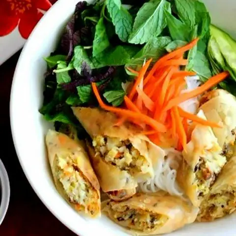 Hình ảnh Bún chả giò chay
