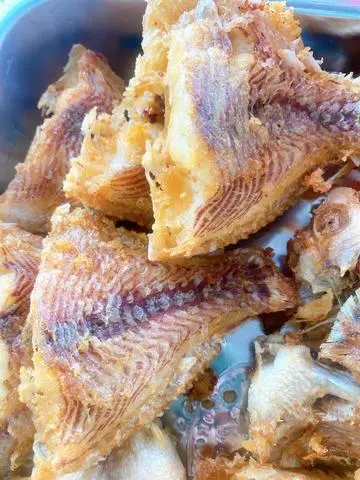 Hình ảnh Cơm cá diêu hồng chiên
