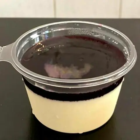 Hình ảnh Panna cotta vị việt quất