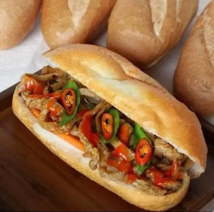 Hình ảnh BÁNH MÌ CHẢ CÁ NHA TRANG