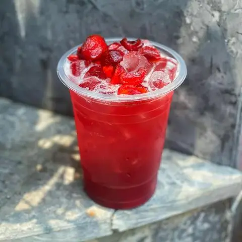Hình ảnh trà mận đỏ (ly 1lit