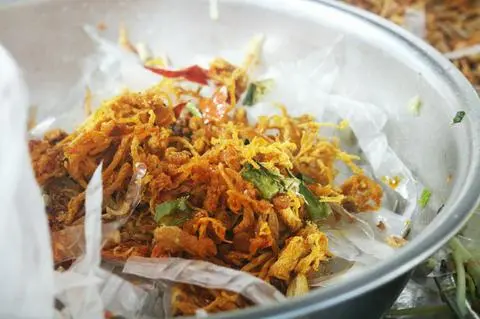 Hình ảnh Bánh tráng trộn khô gà 