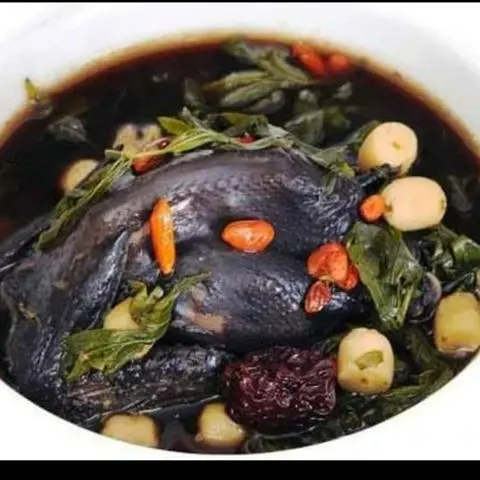 Hình ảnh Mỳ gà tần thuốc bắc + trứng lộn