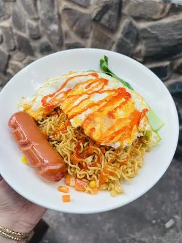 Hình ảnh Mì trộn indo trứng