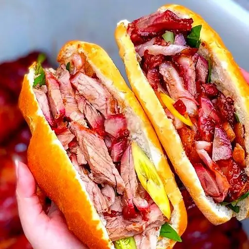 Hình ảnh Bánh mì xá xíu 