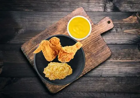 Hình ảnh 1 Miếng Gà Rán Sốt Mù Tạt Chua Ngọt