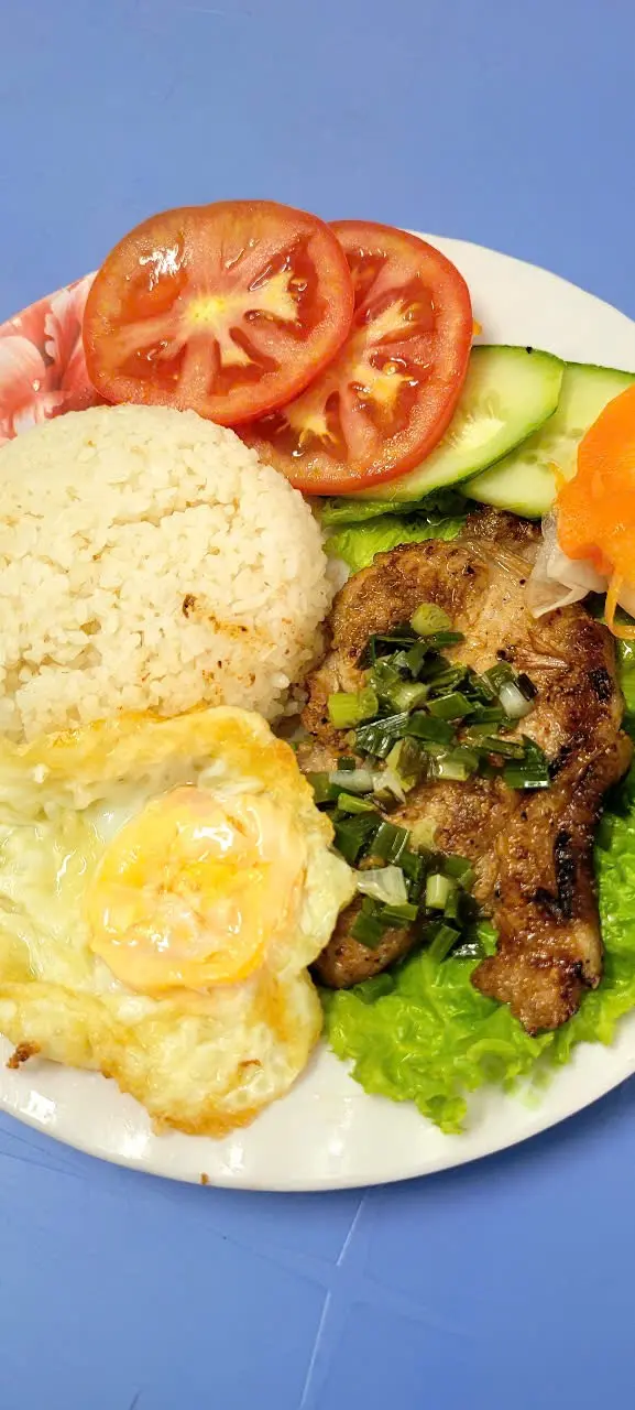 Hình ảnh cơm tấm sườn - ốp la 