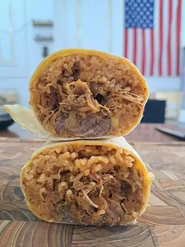 Hình ảnh Burrito Heo Xông Khói
