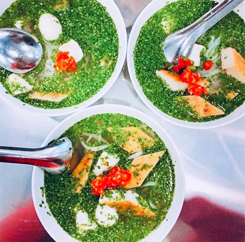 Hình ảnh combo 3 bánh canh chả cá lá hẹ + ( tặng 1 chai CoCa+ trứng cút +  bánh tráng)