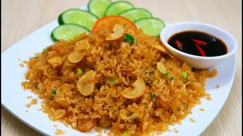 Hình ảnh Cơm Chiên Tỏi