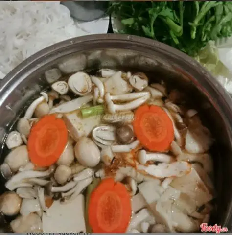 Hình ảnh Lẩu nấm (4 người ăn)