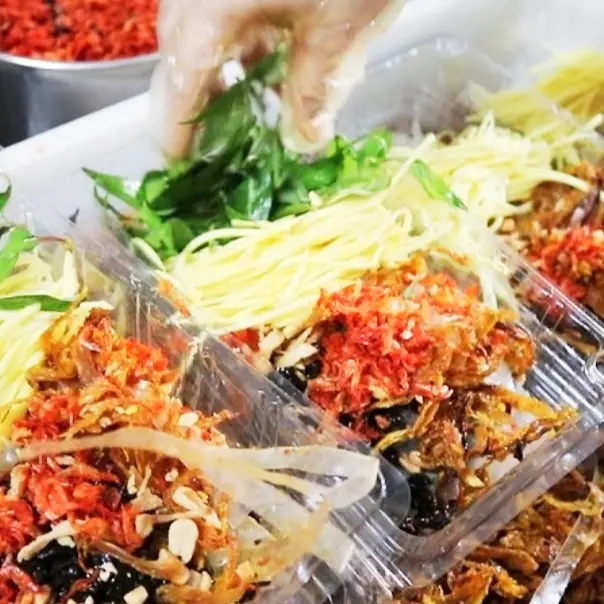 Hình ảnh Bánh tráng trộn đặc biệt ( hộp )