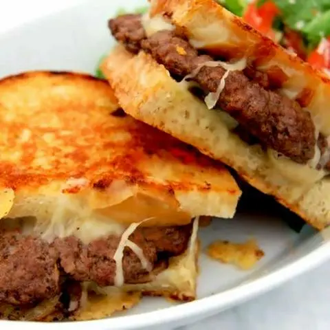 Hình ảnh Sanwich kẹp bò nướng