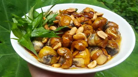 Hình ảnh BÁNH MÌ CÚT LỘN SỐT NƯỚC MẮM 20 TRỨNG