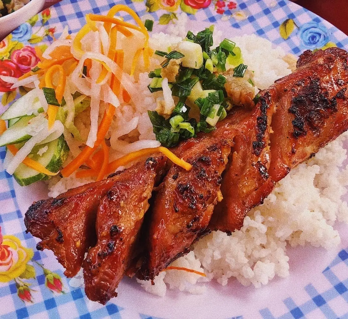 Hình ảnh Cơm Tấm Sườn Cọng Quay