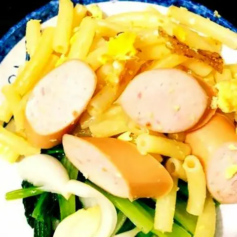 Hình ảnh Nui xào trứng xúc xích