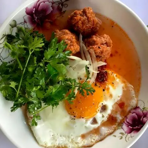 Hình ảnh Bánh Mì Xíu Mại + Ốp la( đóng hộp )