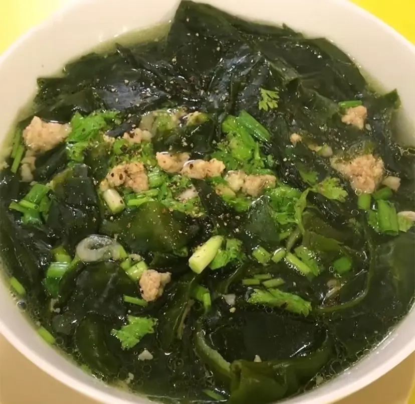 Hình ảnh Canh rong biển thịt bò bằm