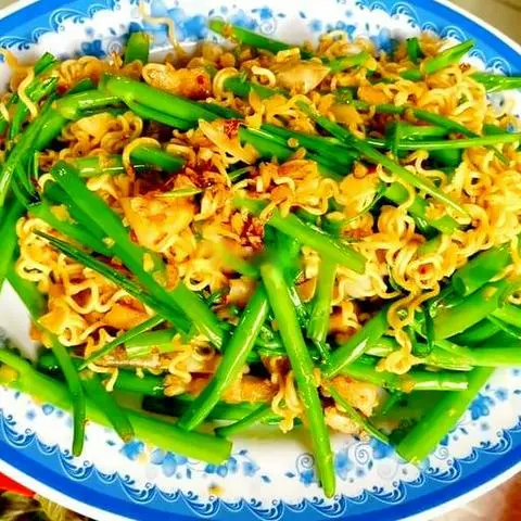 Hình ảnh Móng tay xào mì