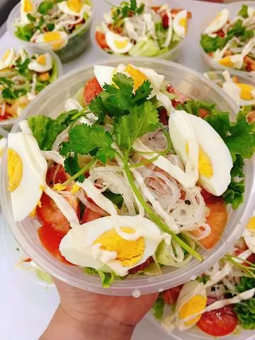 Hình ảnh salad trộn kèm trứng