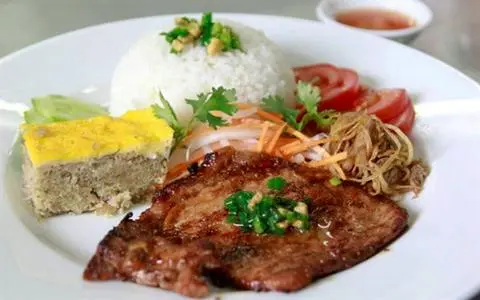 Hình ảnh cơm sườn chả