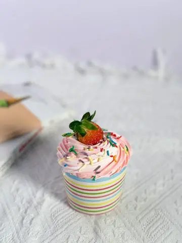 Hình ảnh Cupcake vị dâu