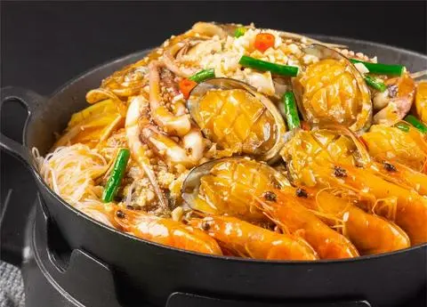 Hình ảnh 蒜Q海鲜锅 Nồi Hải Sản Tỏi Thơm