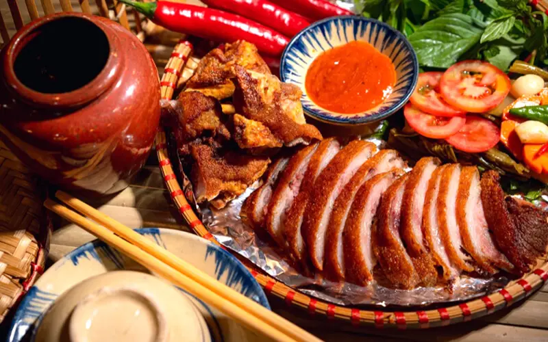 Hình ảnh Chân giò nướng giả cầy da giòn