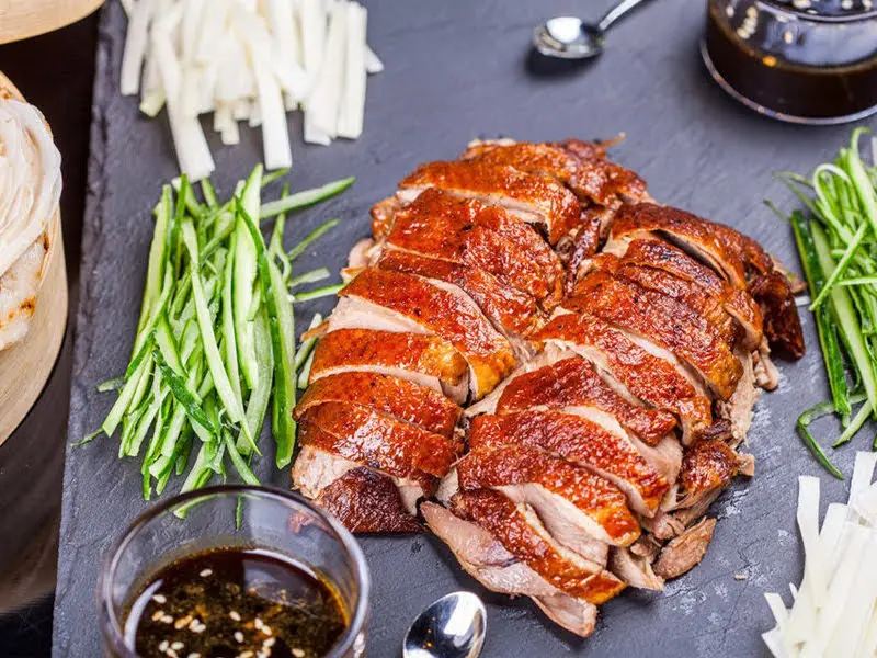 Hình ảnh Vịt Quay HongKong - 1/2 Con (Tặng 1 Ổ Bánh Mì Không)