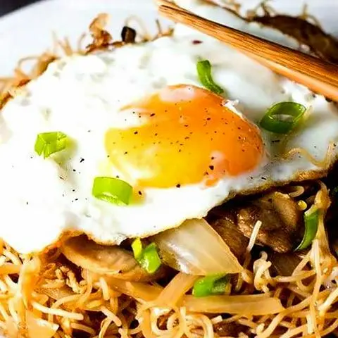 Hình ảnh Mì xào trứng 