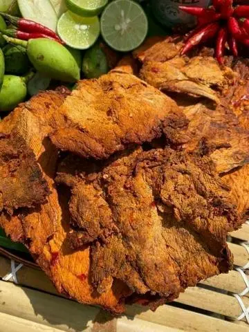 Hình ảnh KHÔ BÒ GIÒN MIẾNG VỪA HỒNG NGỰ 500Gr
