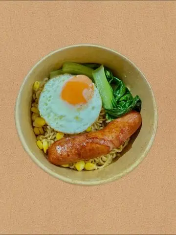 Hình ảnh Mì trộn lạp xưởng tươi + ốp la