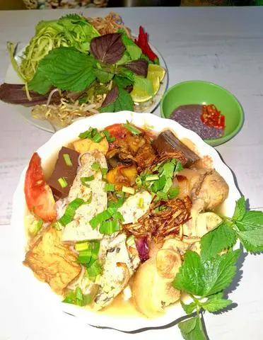 Hình ảnh Bún riêu chả cua