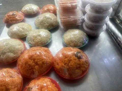 Hình ảnh xôi gấc 1kg