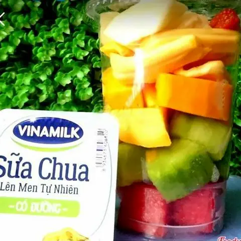 Hình ảnh Trái cây tô và sữa chua