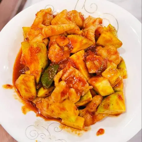 Hình ảnh Chân gà sốt Thái đậm vị Tom Yum