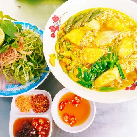 Hình ảnh Mì gói cá
