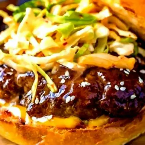 Hình ảnh Hamburger bò xù sốt Bbq