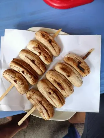 Hình ảnh 2 xiên chuối nướng
