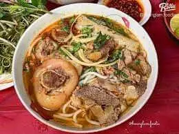 Hình ảnh Bún bò nạm giò chả