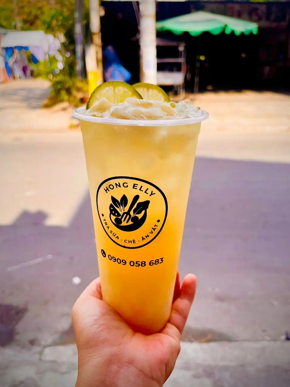 Hình ảnh Trà Mãng Cầu size lớn 700ml