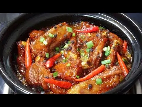 Hình ảnh Thố Sườn Non Kho Tiêu