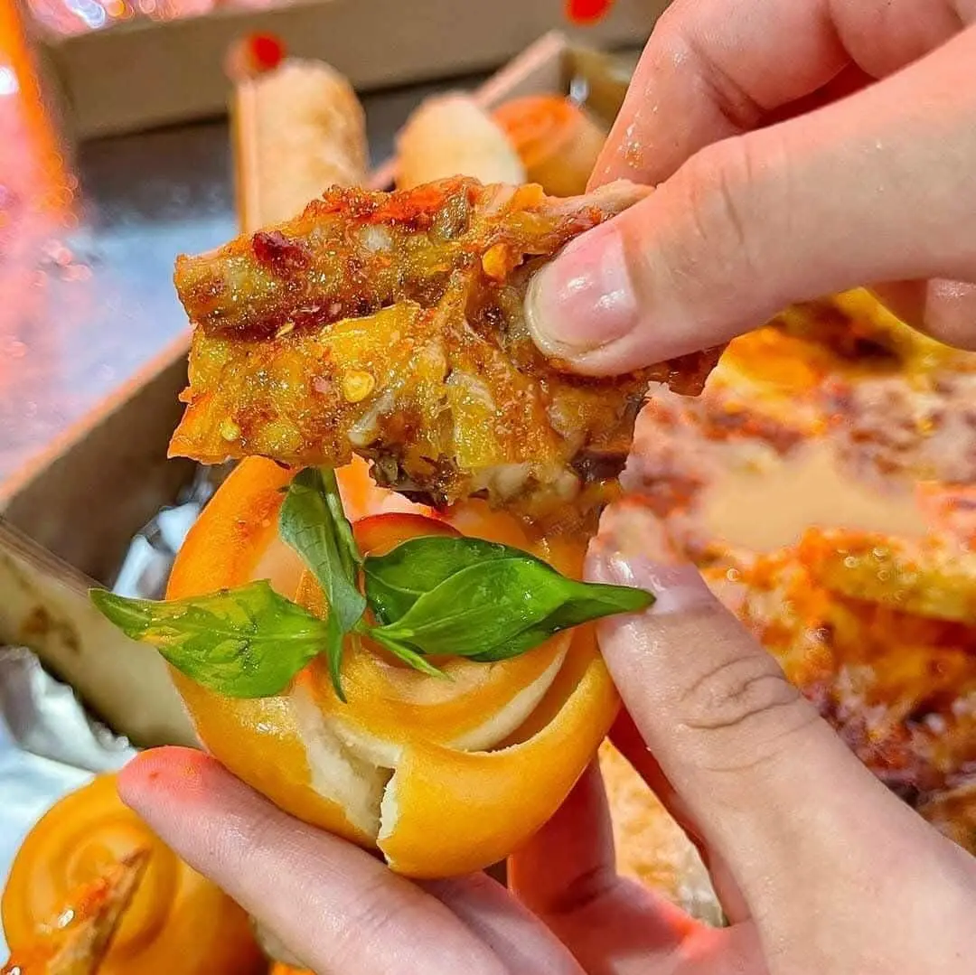 Hình ảnh gà nướng+ bánh bao 