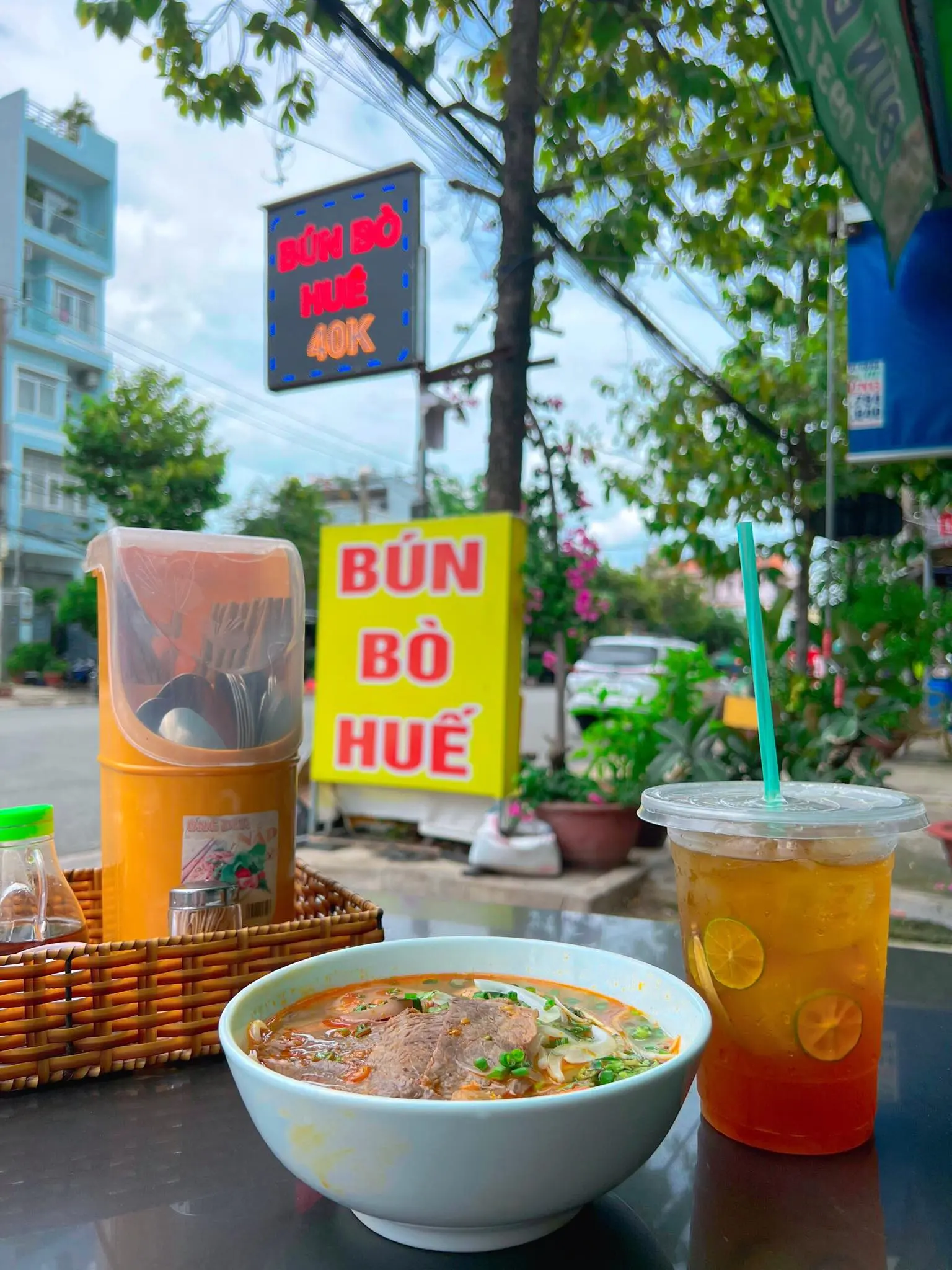 Hình ảnh Bún bò Huế(Bò bắp,Chả)