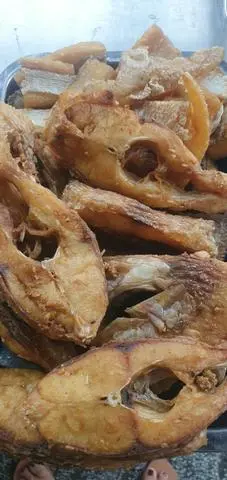 Hình ảnh Cơm cá điêu hồng chiên